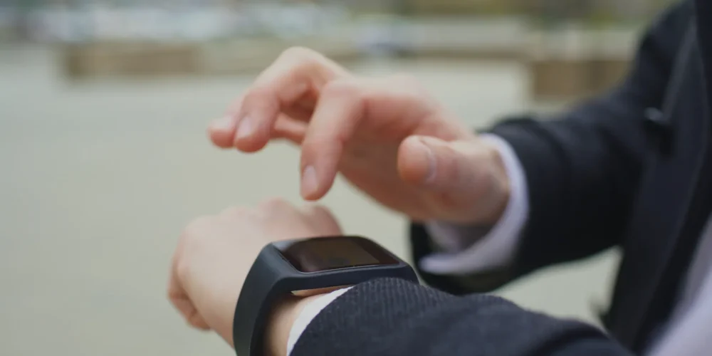 Reloj de pulsera con vibración para sordos